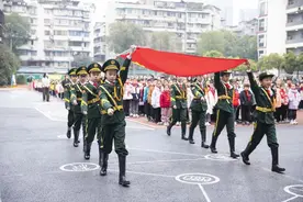 公园城市春意盛，净美校园新风正——成都市天涯石小学2024-2025学年度下期开学典礼图片