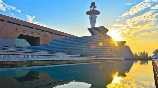 最近，洛阳人都在钻商场，怎么回事？