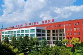 《山西教育》就临汾一中办学特色采访张杨管校长图片