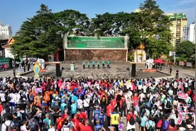 体育赋能黎明之城 公益点燃雨林激情——中国景洪·2025萨马兰奇杯气排球超级精英赛盛大启幕图片