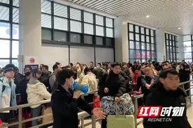 永州火车站：正月初五迎节后第一拨客流高峰图片
