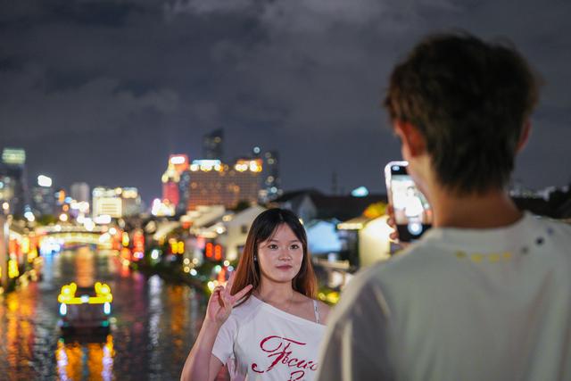 江苏无锡：京杭大运河秋日夜景美如画