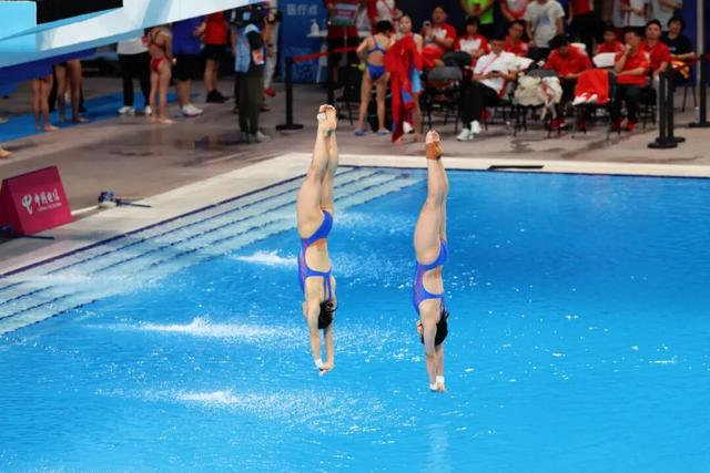 全红婵/王伟莹晋级女子双人10米台决赛