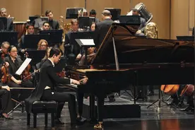 音乐无界，震撼碰撞 张海鸥与哥伦比亚国家交响乐团中国巡演完美收官图片