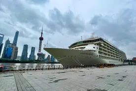 外国旅游团邮轮入境免签政策后 上海口岸迎来首艘访问港邮轮图片