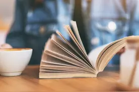 午间阅读｜韩江的文学炼金术：沉默与诗意，切开黑暗的心脏图片