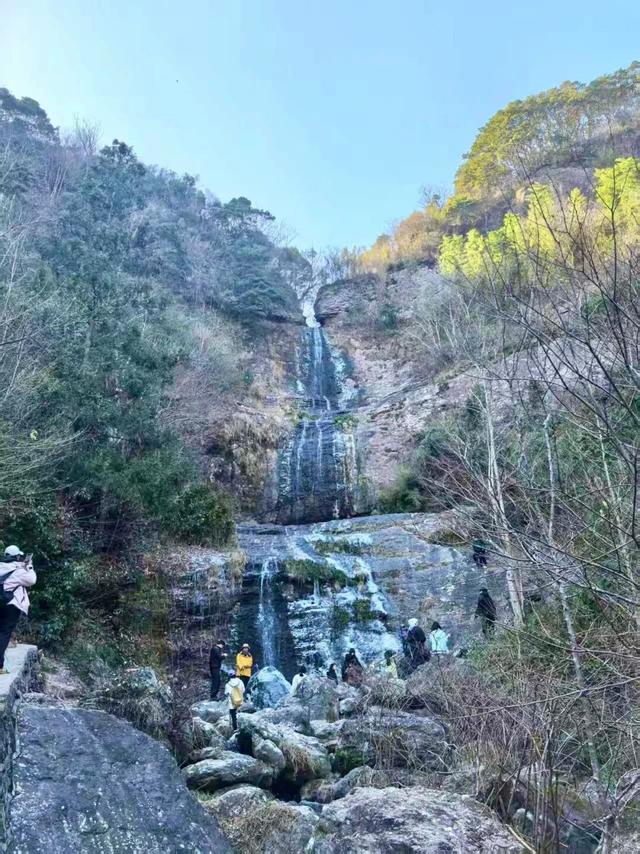 Hi走奉化⑧｜闯进冬日山野，邂逅三折冰瀑限定奇观