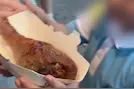 拍客｜游客称上海迪士尼一个鸡腿80元太贵 工作人员：可自带规范内食物和水图片