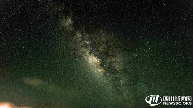 雪山与星空 川西甘孜绝美夏日风光等你探索｜镜观四川