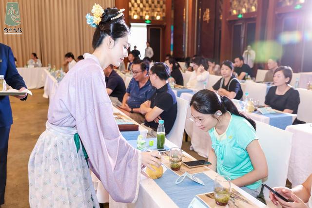 浙江余杭向南京“招手”：来玩！最高单人年度补贴500元