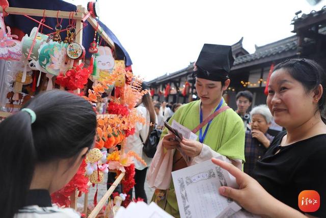 国庆游园、音乐市集、六艺展……成都青白江城厢古城焕新亮相喜迎游客｜万千气象成都行