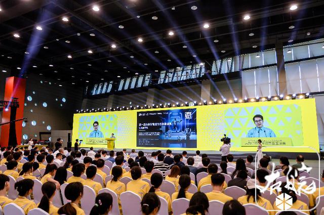 “全尺寸人形机器人”决战合肥 清华等上百所高校参赛