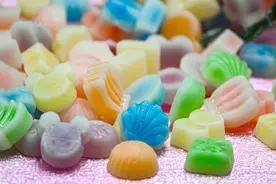 网红零食“蜡瓶糖”校园周边热销，多地市监部门启动专项整治图片