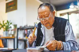 体验多彩非遗  感受文化之美（外国友人镜头里的中国非物质文化遗产）图片