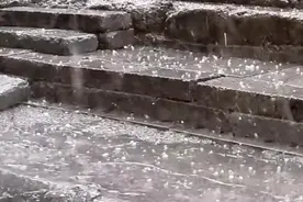 贵州西江千户苗寨突降冰雹房屋倒塌？景区回应：只下了几分钟，已正常营业图片