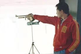 新闻多一度丨奥运冠军黄雨婷称自己近视，“神射手们”得分靠什么？图片