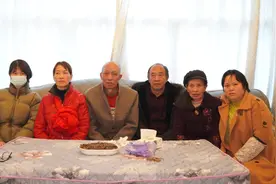 女子帮被拐36年母亲寻亲，热心网友接力仅1天帮她找到外婆家图片