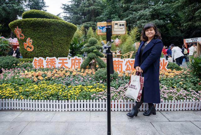 千株万朵菊花开，深秋又有春意来