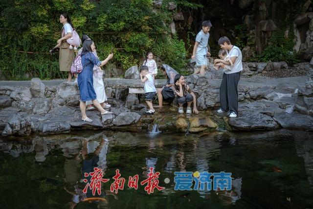 一年四季 泉在济南丨济南珍珠泉景区：幽静雅致的济南园林秘境