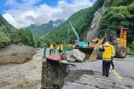 突遇泥石流！四川黑水一镇长在抢险救援时失联，知情人发声图片