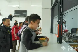 来凤：全面建成数字食堂 开启校园餐饮管理新时代图片