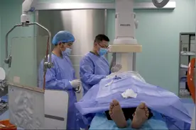 81岁老人“缠腰龙”上了头，“两弹一调控”解其痛图片