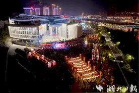 “福满竹山·龙耀庸城”湖北竹山喜气洋洋闹元宵图片