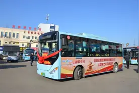 退役军人乘公交，会听到语音播报“致敬老兵”！图片