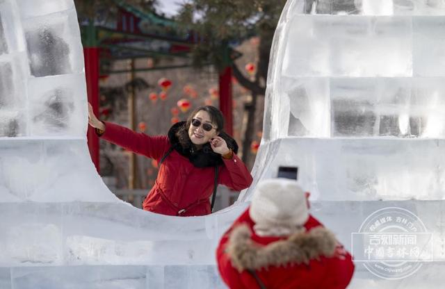 吉镜头｜冰雕祈年殿 “刷屏” 长春！文化广场成全国游客打卡地