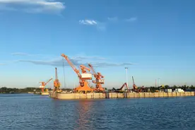 周口港“智”启新程：9台智能港机抵达 人才培训同步启航图片