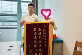 女子舌头出现大血块，原来是红斑狼疮引起罕见并发症图片