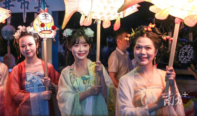 图集|七夕夜，“和美新江”的浪漫正在加载中……