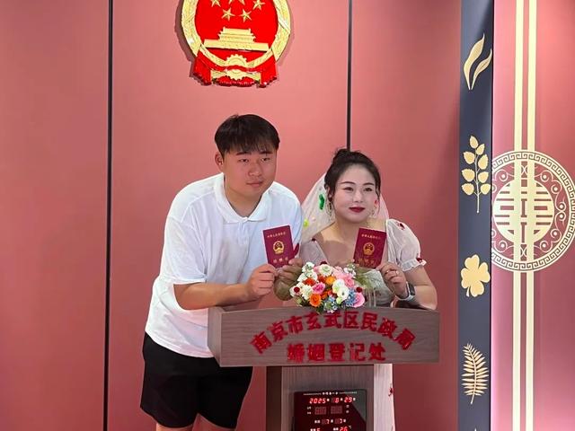 今天，南京这里排长队！