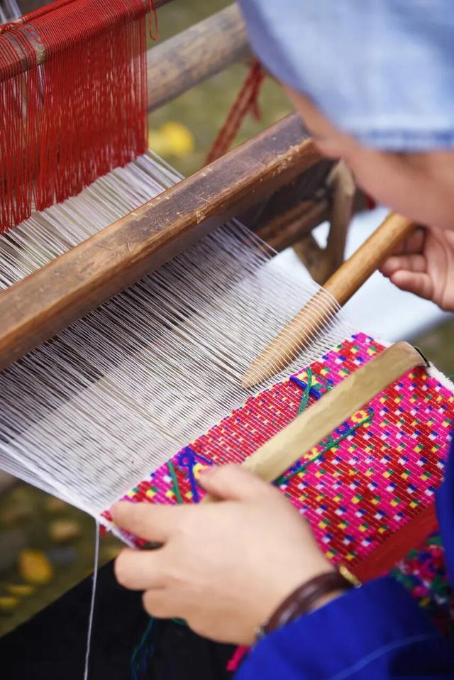 新华社携手董宇辉走进广西边关秘境，这里的山水“有点甜”……