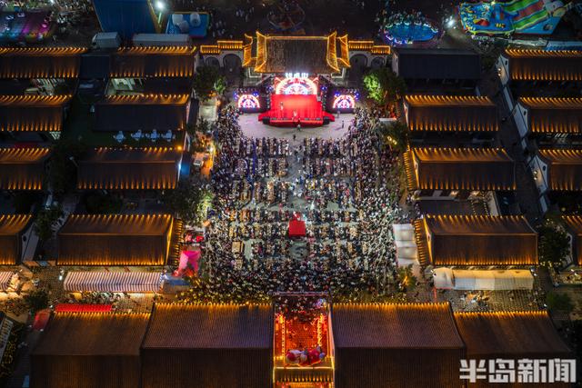青岛最有“钱”的街区，一场烟花音乐啤酒节正在举办