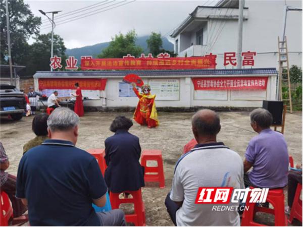 宁远普法进景区 法治新风润人心——“八五”普法绘就法治宁远新画卷
