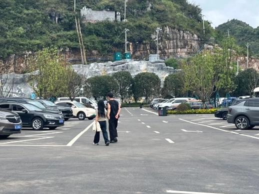 云渡服务区：世界第一高桥下的“桥旅融合”新地标
