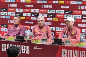 国足1-1战平泰国，主帅伊万：平局很遗憾，会对成绩负责图片