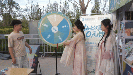 深度玩转燕京啤酒节？看这里→