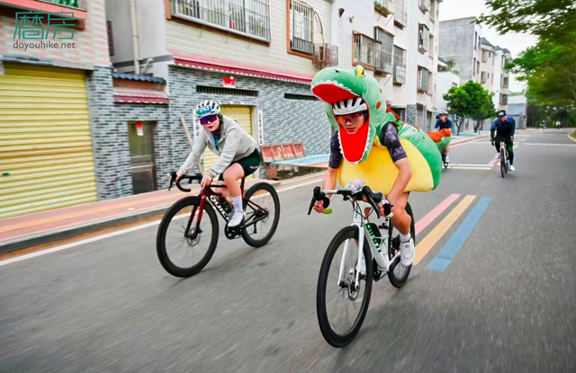 TVB老戏骨领骑，近2000名参赛者开启两广“骑”缘