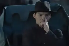 一个动作引发多轮玩梗，向佐最近回应有点忙图片
