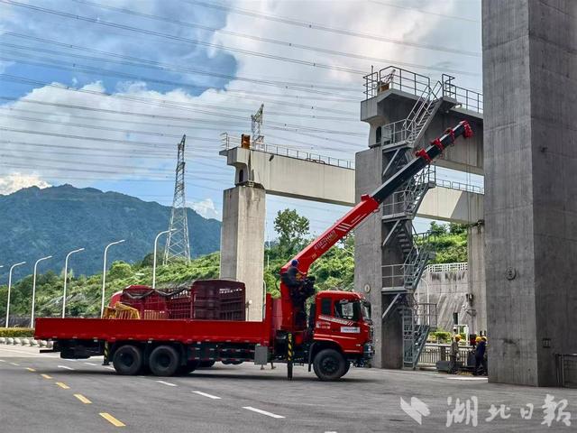 三峡升船机开启年度“体检”