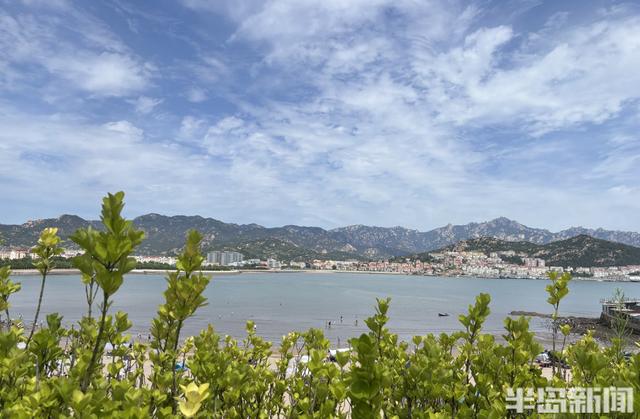 秋日晴好，青岛沙子口海滨成周末休闲热地