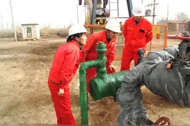 大港油田采油三厂作业五区：织密“安全网”筑牢“防汛堤”图片