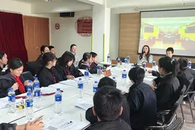 探讨家庭教育！这里举行了一场特别的“迷你法庭”活动图片