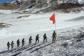 与国旗这样合影，太酷了！图片