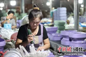 河北平乡：迷你洗衣机走俏电商平台图片