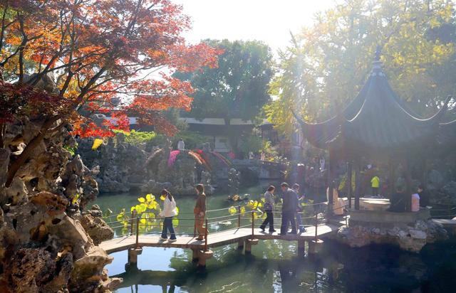 江苏苏州：古典园林狮子林景色美