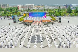 河南卢氏：赓续百年工运魂 健康赋能启新程 卢氏县2025年职工健身运动会点燃全民健身热潮图片