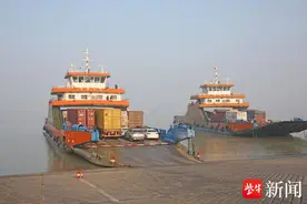 大雾过后，“南北交通枢纽”镇扬汽渡全面复航图片
